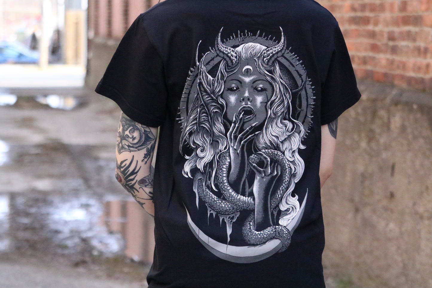 Queen of the Damned Black Tee